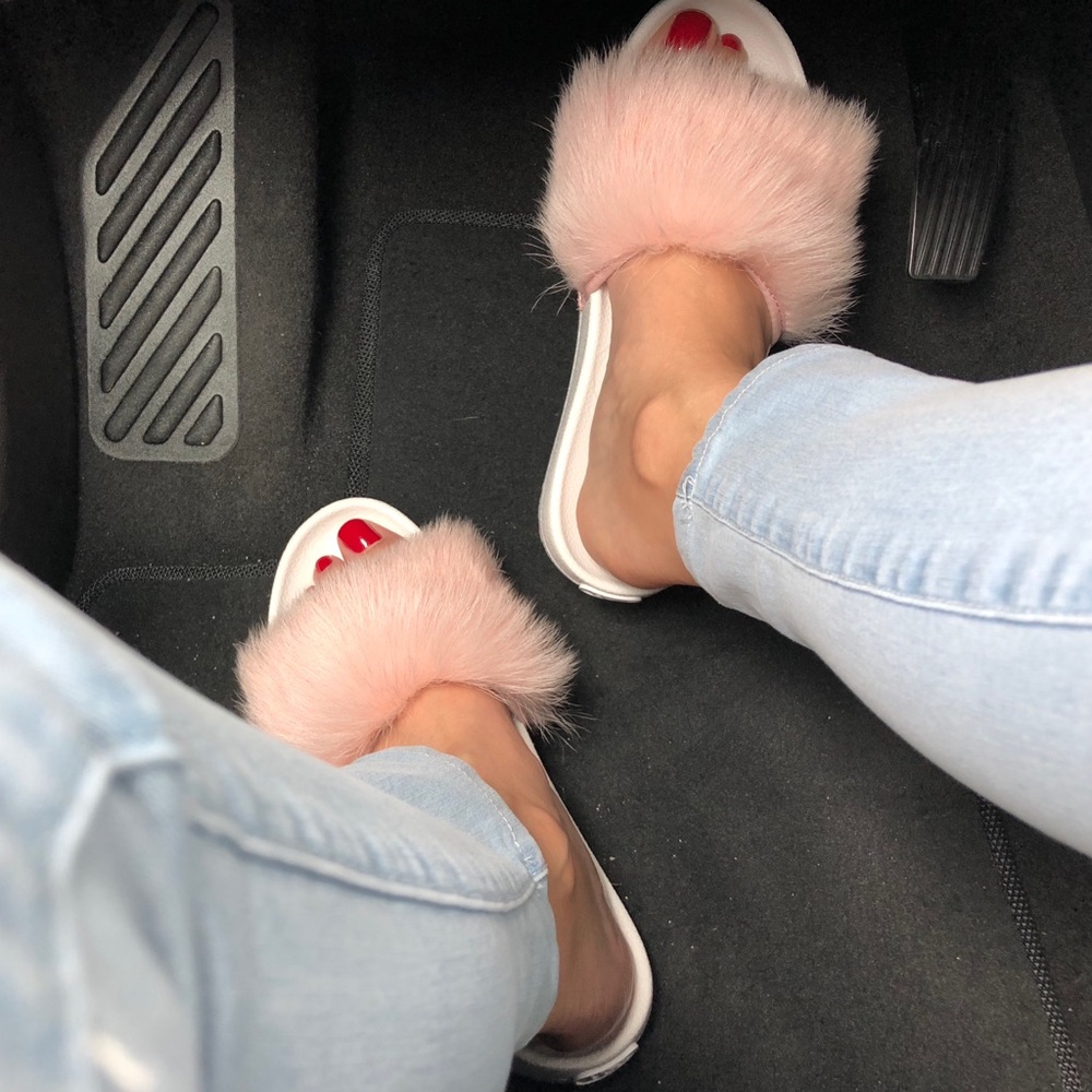 UGG Royale Baby Pink Slide size 8